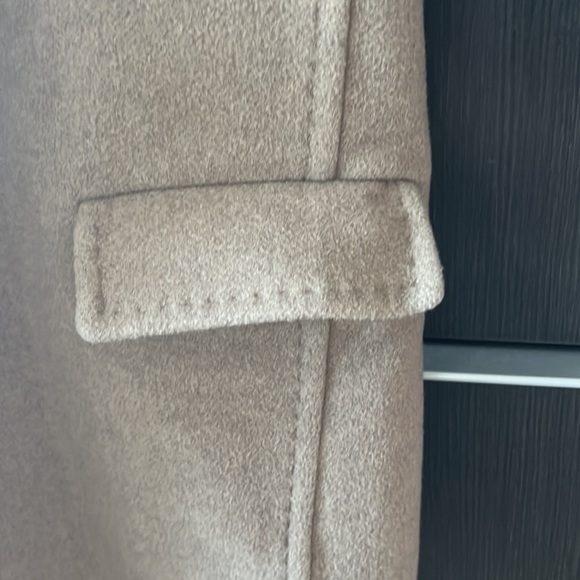 Aritzia wool coat - Picture 4 of 9